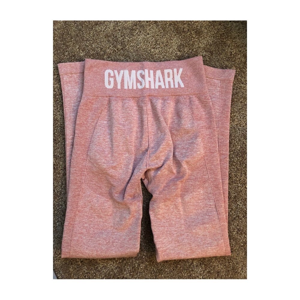 Gym shark leggings